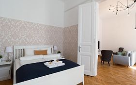 Terrace Vuvu - Apartment With Balcony In The Heart Of Budapest